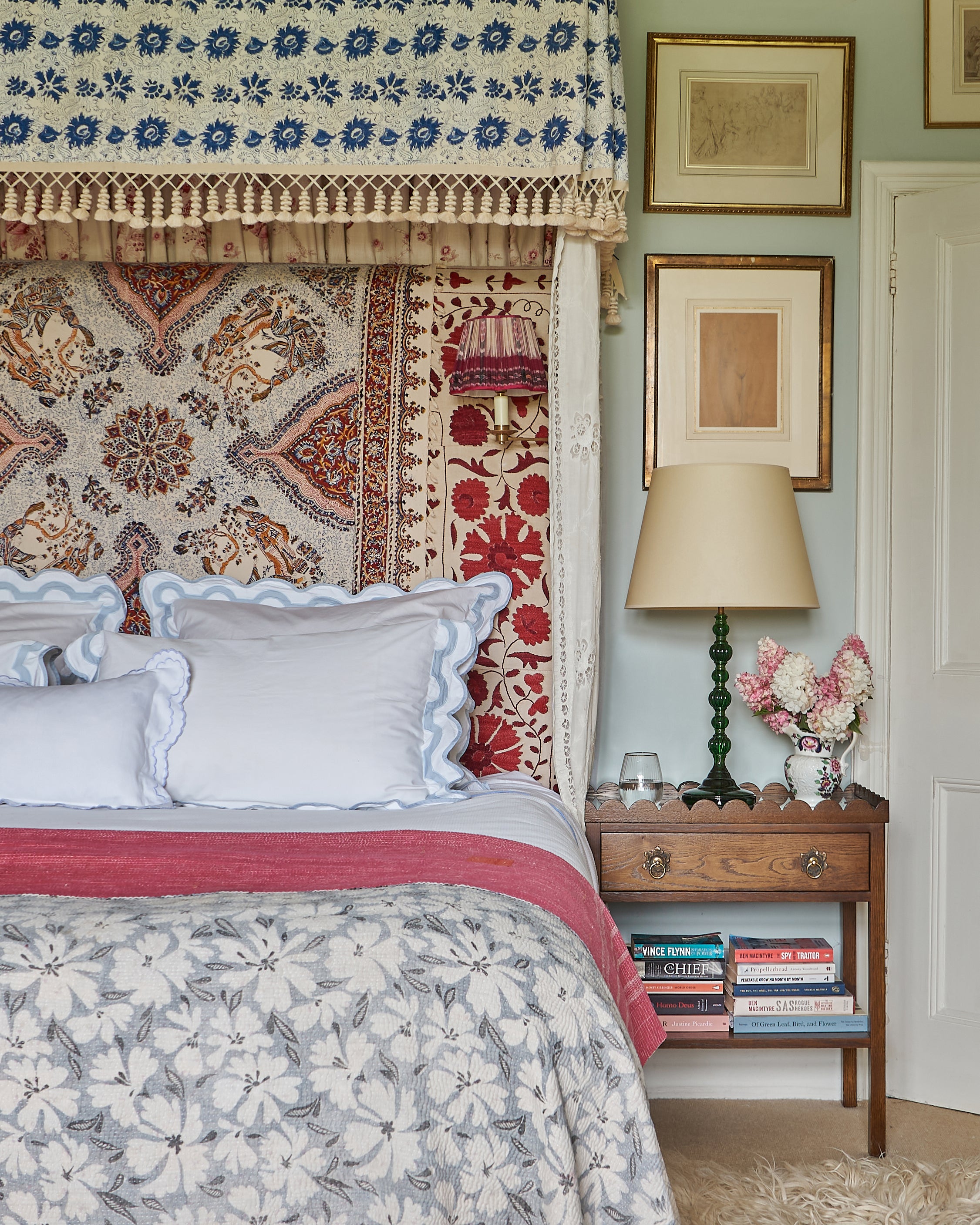 Scalloped Oak Bedside Table with Coloured Drawer Insert and choice of Handles