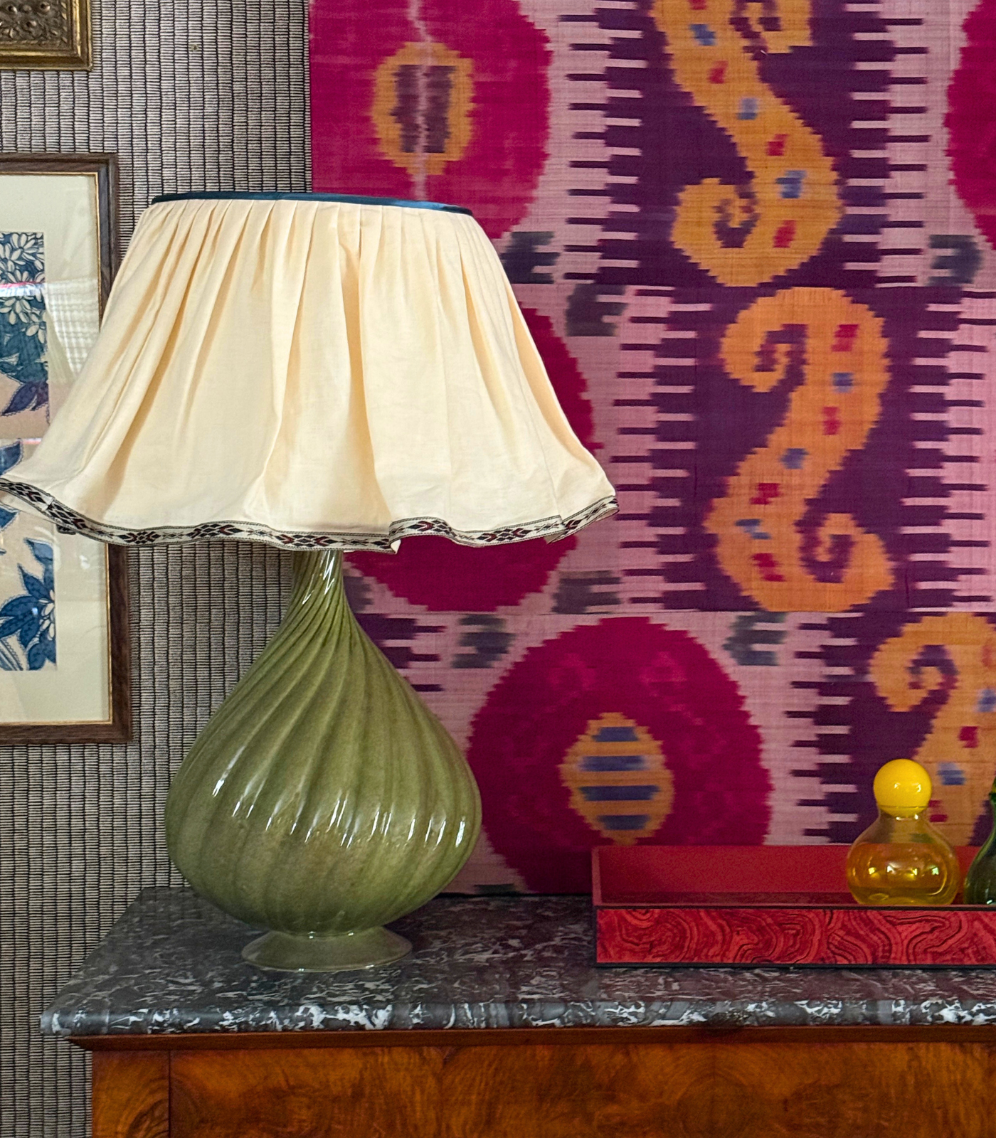 20" Knick Knock Gathered Lampshade with red and black trim